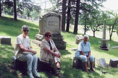 2003 Albany Reunion
Oakwood Cemetery Tour.
L to R: Pat Yole; Bea Lehan Finnen, `54; Lyn Bonahue
