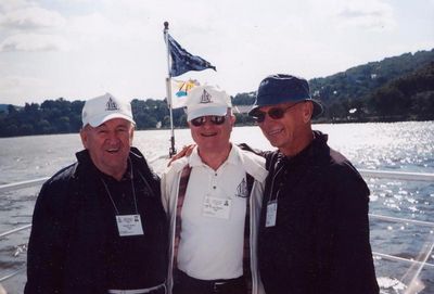 2010 Tours Boat
Jim Finnen; Jack Higham; and Hal Smith on the Pride of the Hudson.

